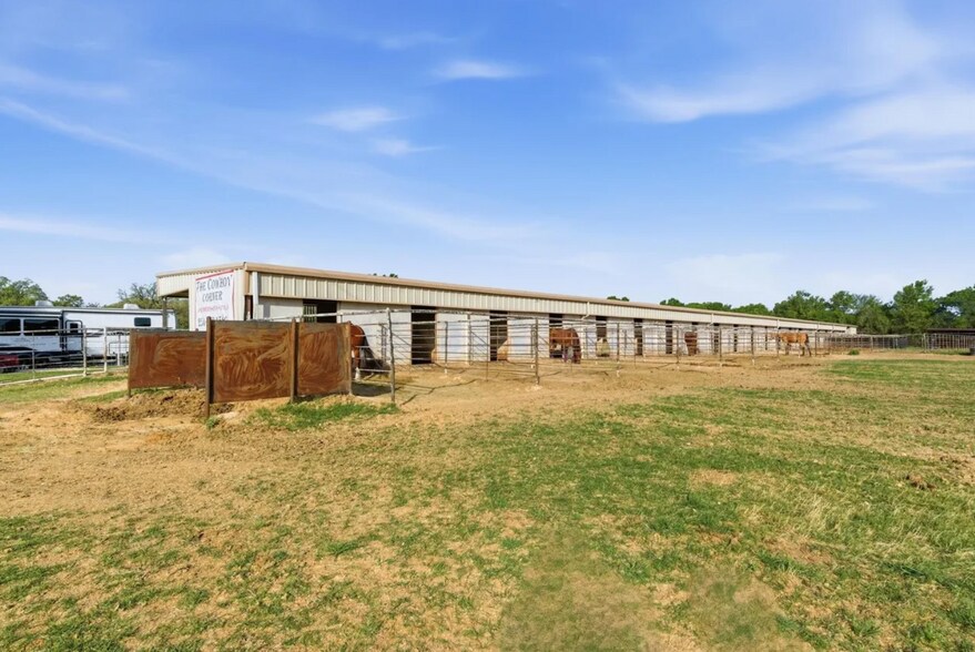 More Photos Of 8441 County Road 176, Stephenville Apartments For Sale