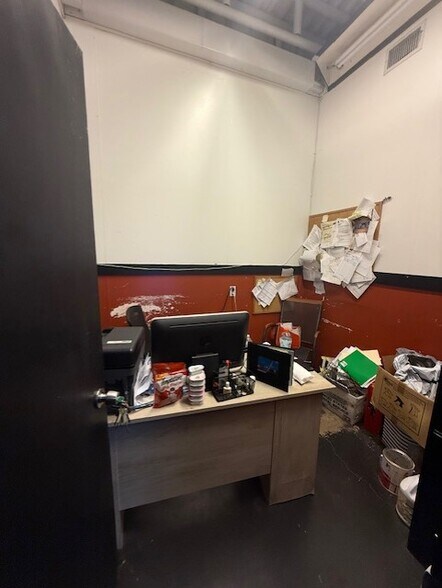 More Photos Of 644 Maguire Rd, Ocoee Freestanding For Lease