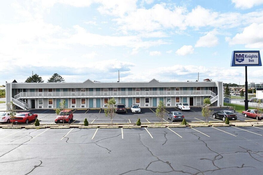 Primary Photo Of 732 E 82nd Ave, Merrillville Hotel For Sale