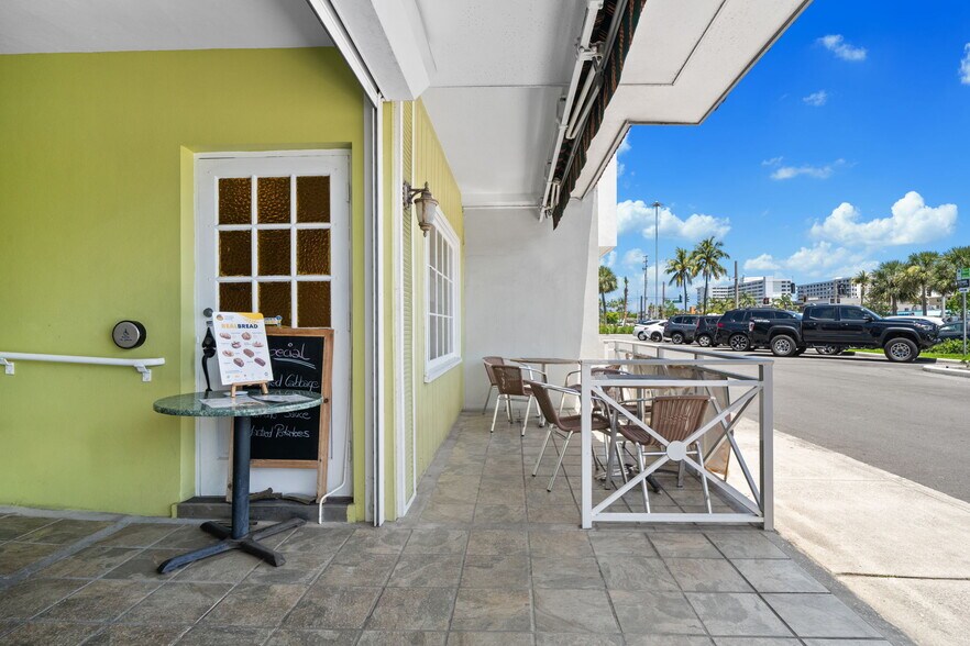 More Photos Of 2909-2911 E Commercial Blvd, Fort Lauderdale Storefront Retail Residential For Sale