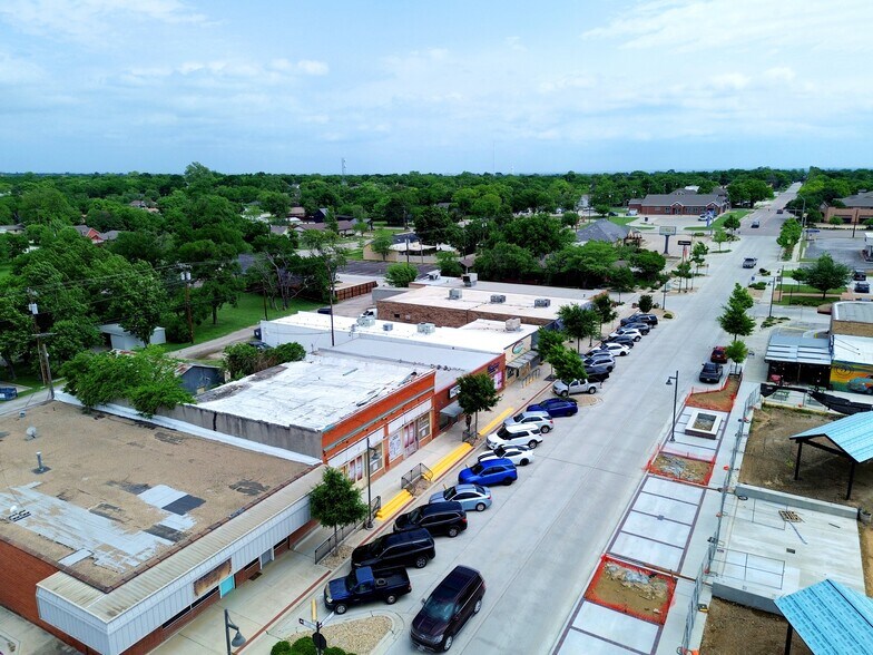 More Photos Of 1020 Halsell St, Bridgeport Flex For Sale