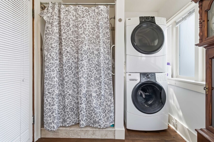 More Photos Of 250 Plains Rd W, Burlington Multifamily For Sale