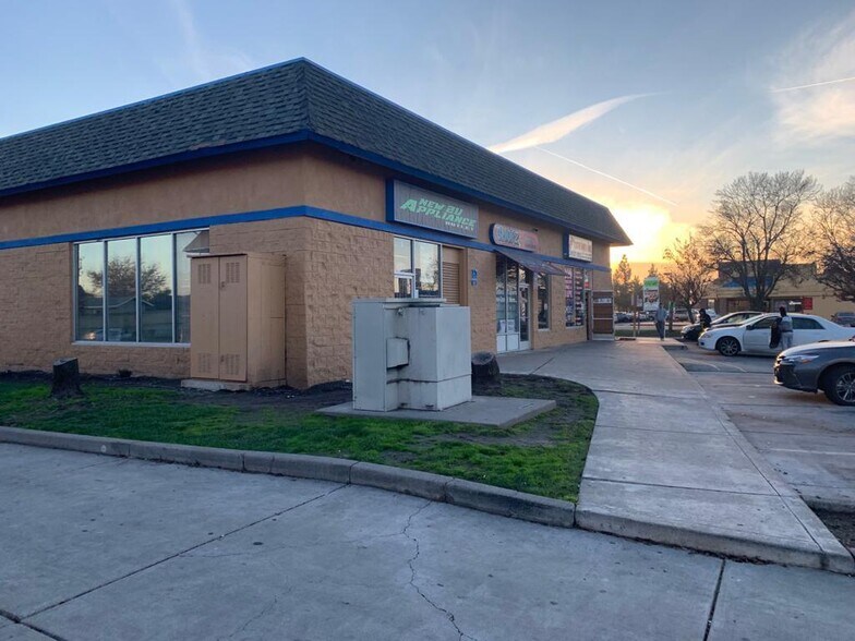 More Photos Of 811 E March Ln, Stockton Storefront For Sale