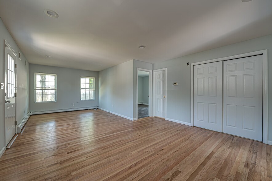 More Photos Of 2163 Sunrise Hwy, Islip Office For Sale
