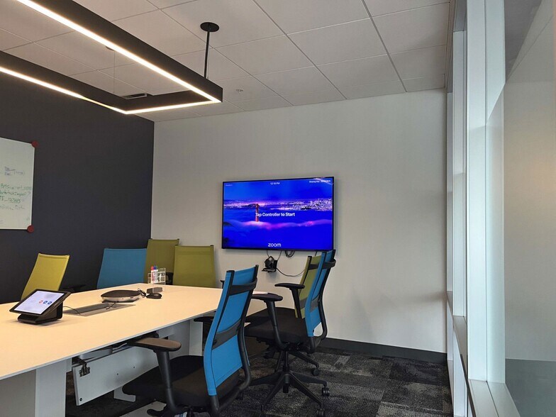 More Photos Of 33 Tech Valley Dr, East Greenbush Flex For Lease