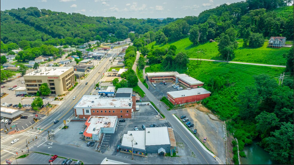 More Photos Of 403 Chickamauga Ave, Rossville Loft Creative Space For Lease