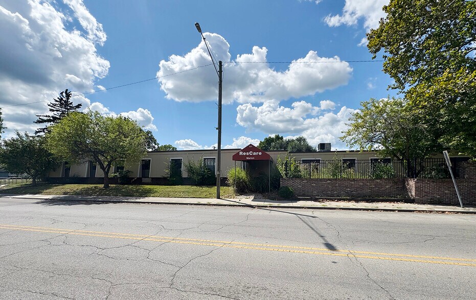 Primary Photo Of 221 N Washington St, Marion Apartments For Sale