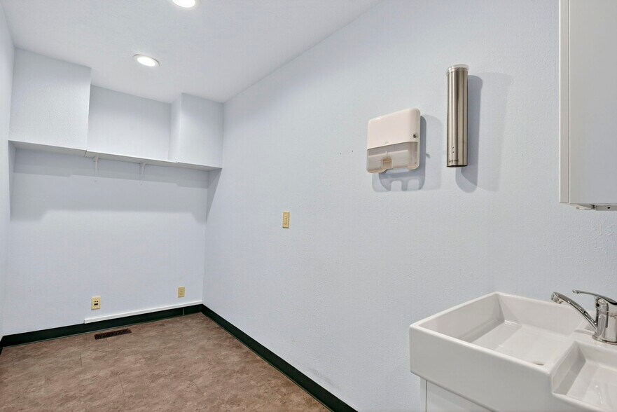 More Photos Of 5311-5315 N Vancouver Ave, Portland Medical For Sale