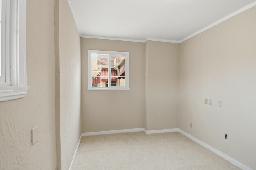 More Photos Of 2809-2815 Macdonald Ave, Richmond Office For Sale