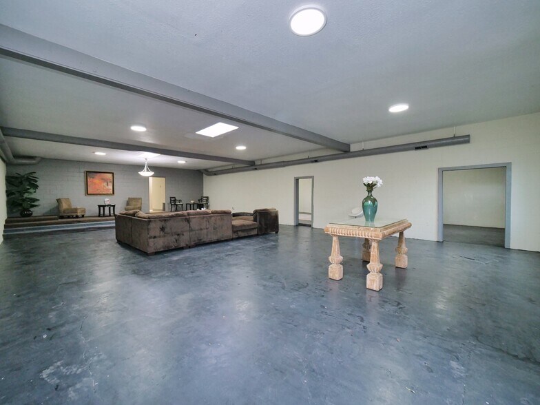 More Photos Of 9614-9616 MacArthur Blvd, Oakland Religious Facility For Lease