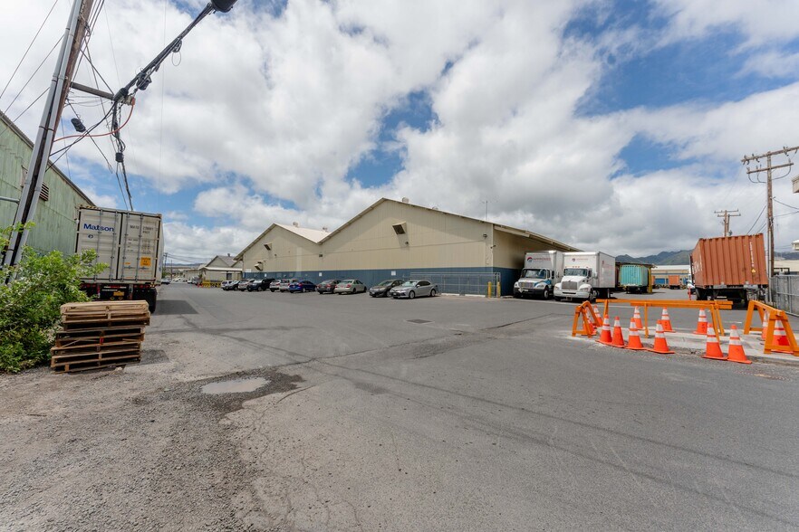 More Photos Of 2290 Alahao Pl, Honolulu Unknown For Lease