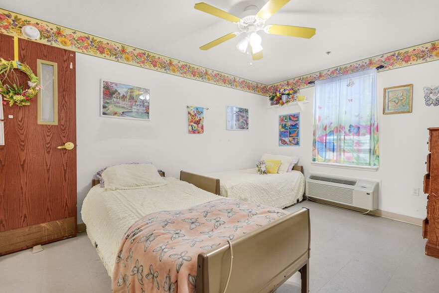More Photos Of 3215 E James Lee Blvd, Crestview Healthcare For Sale
