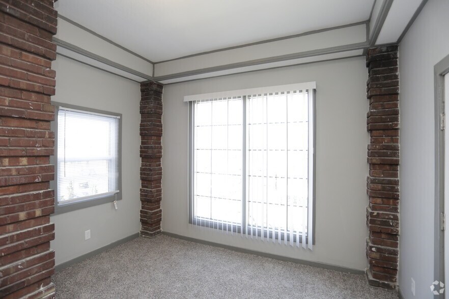 More Photos Of 3227 Central St, Kansas City Apartments For Sale