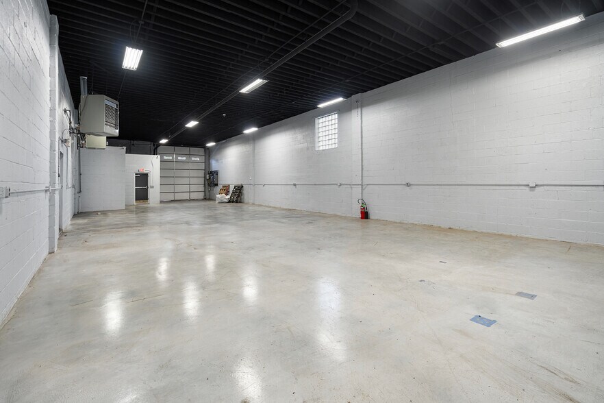 More Photos Of 353 Railroad Ave, Hackensack Warehouse For Lease