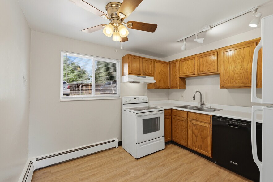 More Photos Of 4060 Airport Rd, Colorado Springs Apartments For Sale