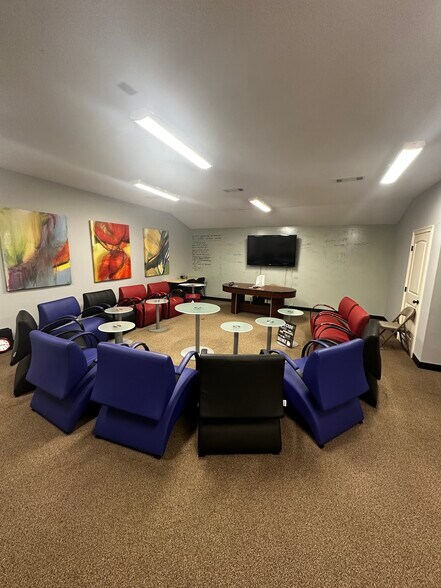 More Photos Of 505 Avalon Way, Brandon Office For Sale