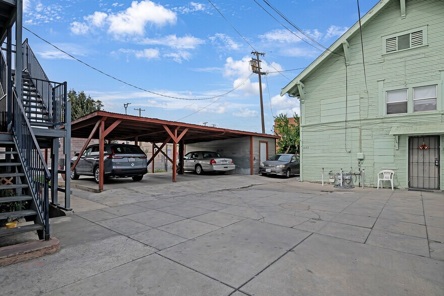 More Photos Of 221 E Sonora St, Stockton Apartments For Sale