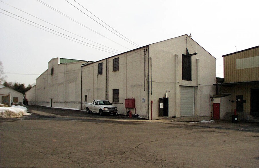 More Photos Of 1153 Main St, Linfield Flex For Sale