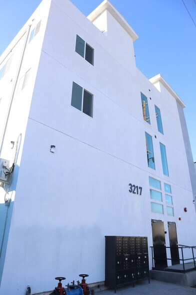 Primary Photo Of , Los Angeles Multifamily For Sale