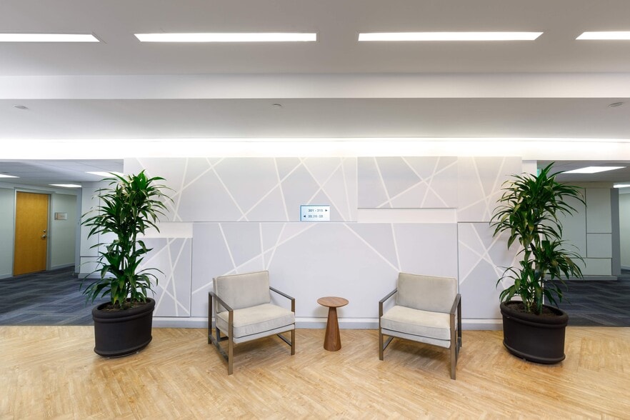 More Photos Of 16200 Ventura Blvd, Encino Office For Lease