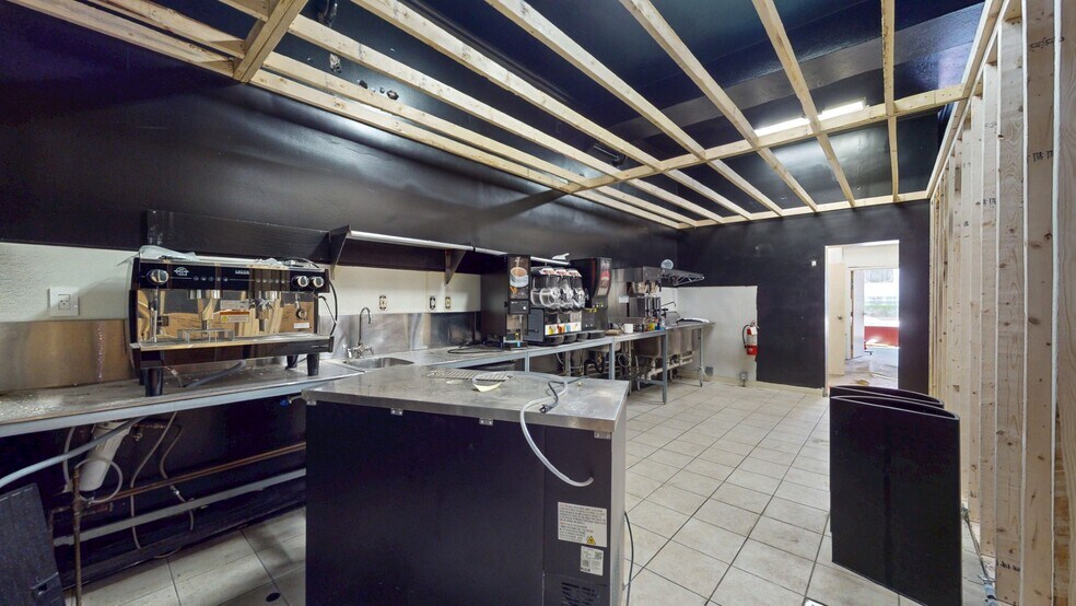 More Photos Of 158 Grand St, Waterbury Office For Sale