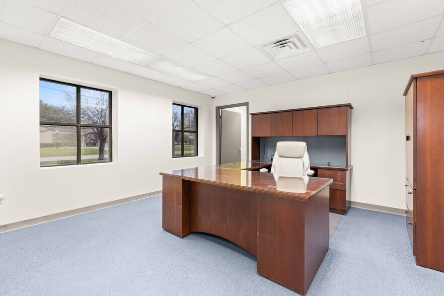 More Photos Of 549 N Egret Bay Blvd, League City Medical For Lease