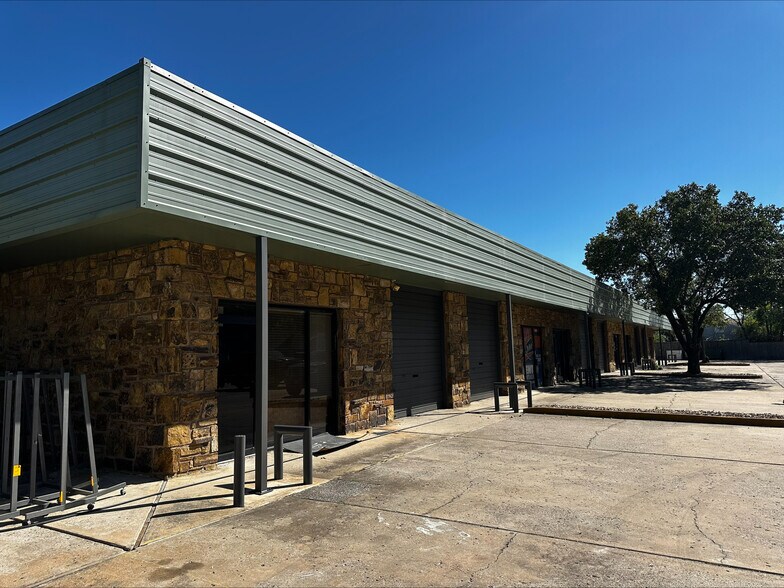 More Photos Of 4161-4215 S 33rd West Ave, Tulsa Light Manufacturing For Lease