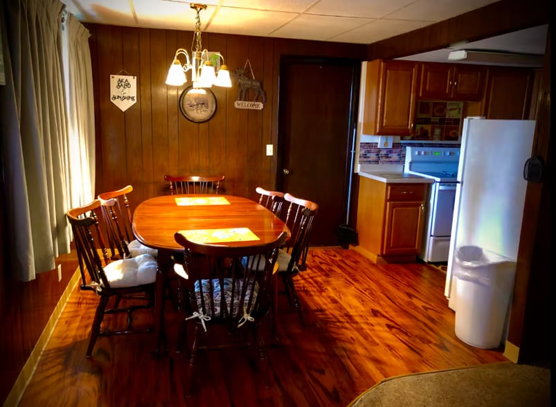 More Photos Of 1080 E Hiawatha Dr, Wisconsin Dells Hotel For Sale