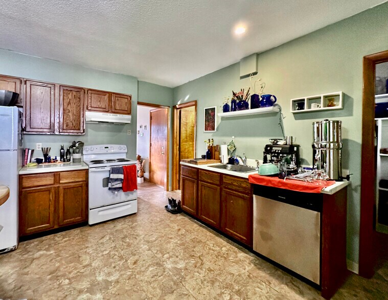 More Photos Of 18 Orchard St, Northampton Apartments For Sale