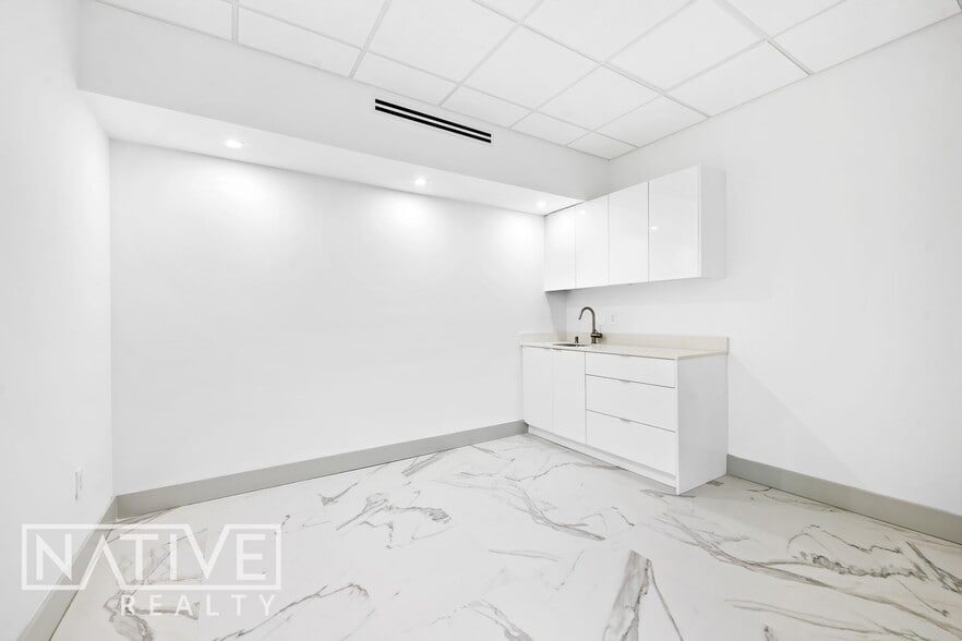 More Photos Of 3067-3071 E Commercial Blvd, Fort Lauderdale Medical For Lease