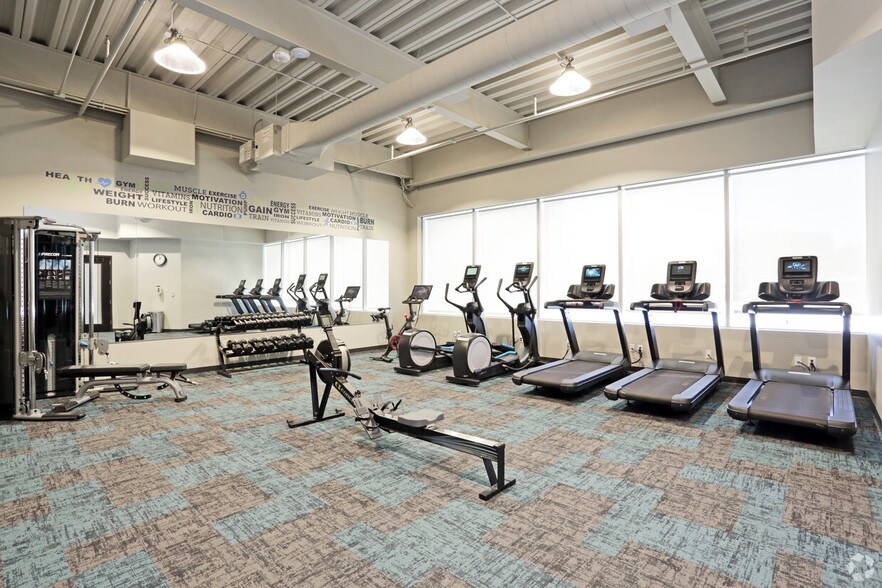 More Photos Of 18881 W Dodge Rd, Omaha Office For Sale