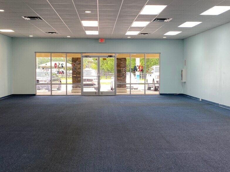 More Photos Of 4127-4137 CR 106, Oxford General Retail For Lease