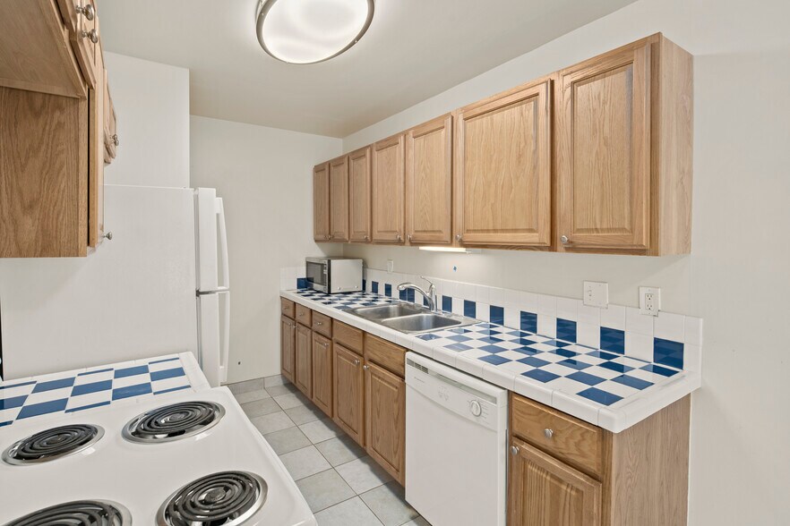 More Photos Of 507 19th Ave E, Seattle Apartments For Sale