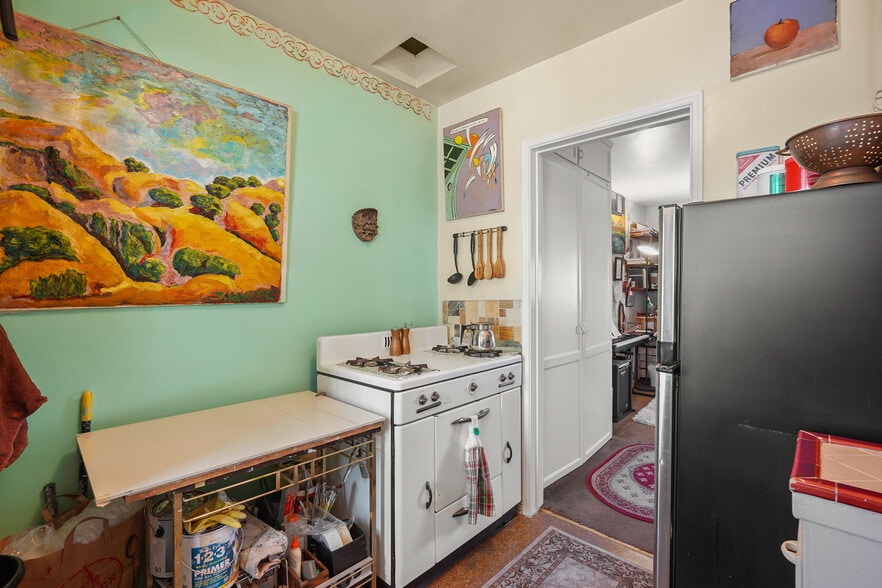 More Photos Of 12073-12077 Ventura Pl, Studio City Storefront Retail Residential For Sale