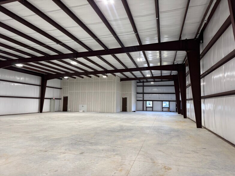 More Photos Of 6344 Theall rd, Houston Warehouse For Lease