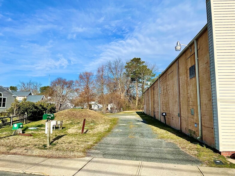 More Photos Of 3649 Willow St, Chincoteague General Retail For Sale