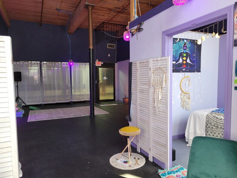 More Photos Of 418 Quequechan St, Fall River Light Manufacturing For Sale