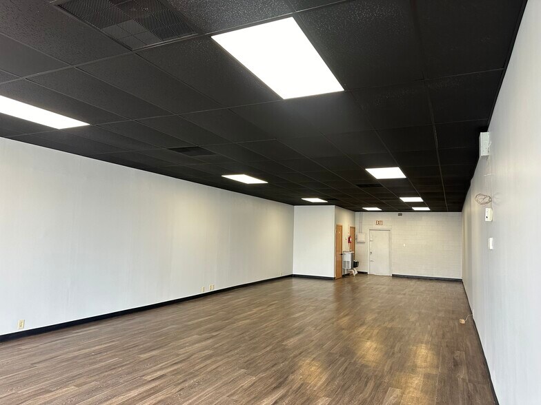 More Photos Of 3711-3721 Lamar Ave, Memphis Unknown For Lease