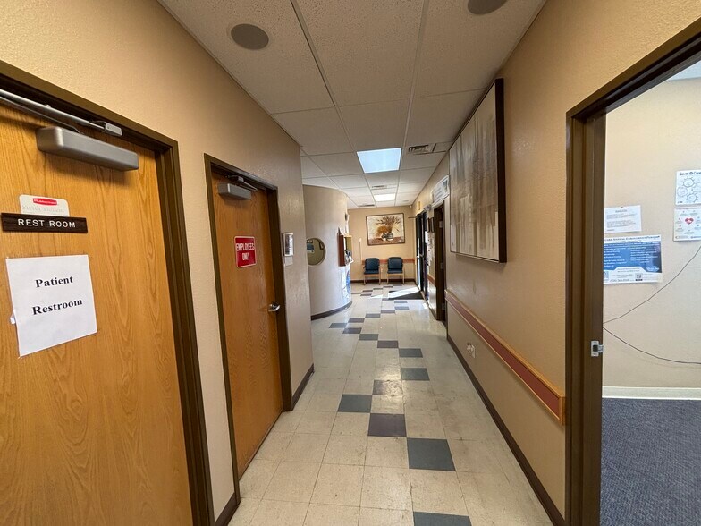More Photos Of 2002 N Stockton Hill Rd, Kingman Medical For Lease