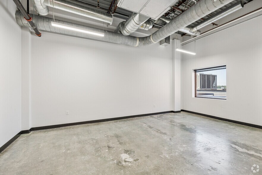 More Photos Of 204 12th St, Des Moines Office For Lease
