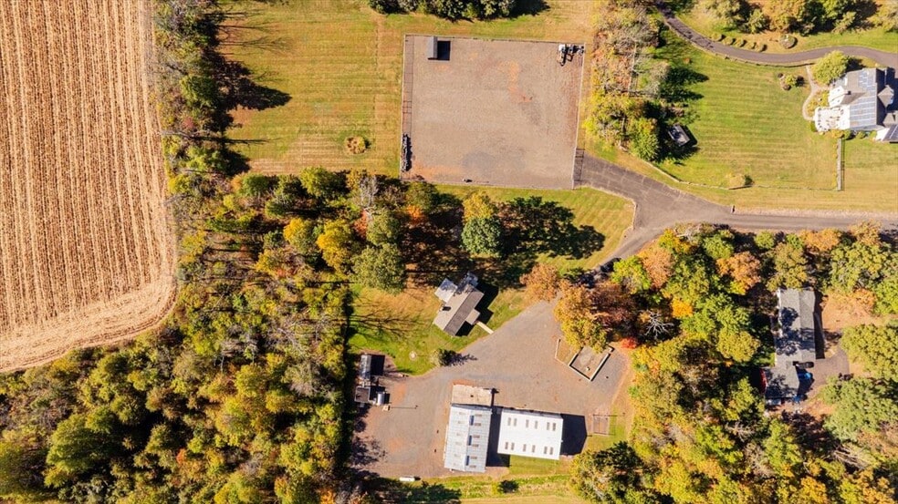 More Photos Of 563 Deep Run Rd, Perkasie Contractor Storage Yard For Sale