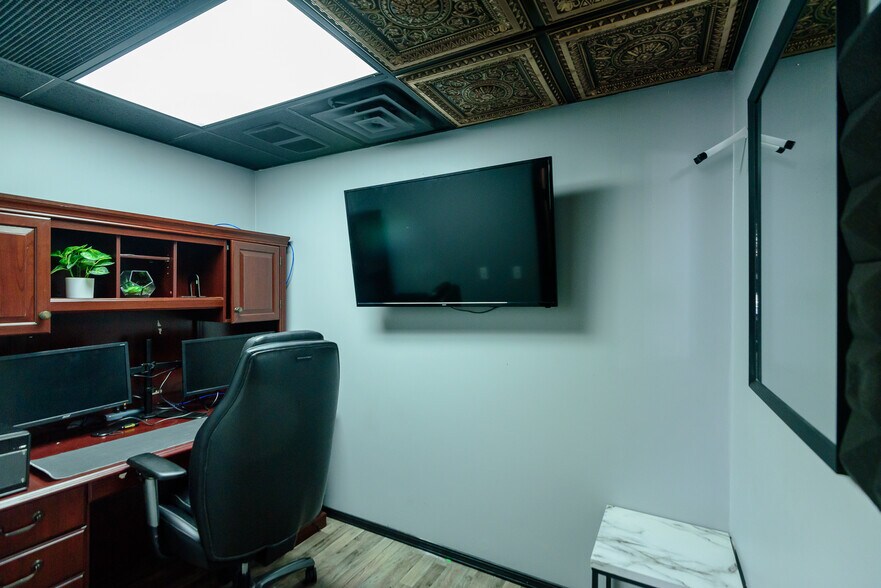 More Photos Of 573 E Huron River Dr, Belleville Freestanding For Sale