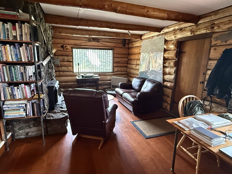 More Photos Of NHN (Nizina Road) McCarthy, Glennallen Specialty For Sale