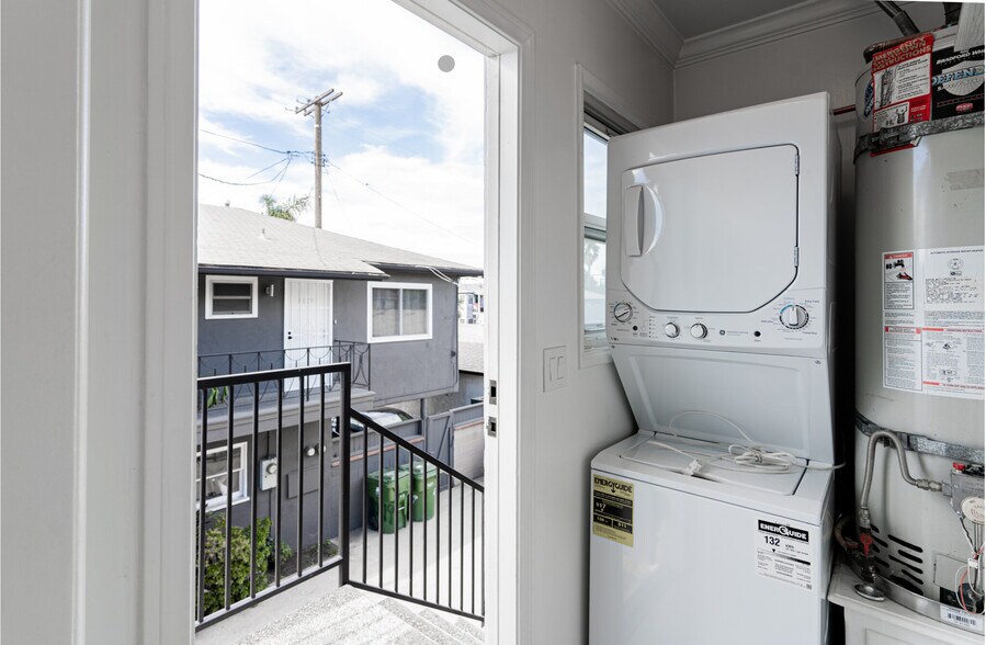 More Photos Of 8819 Reading Ave, Los Angeles Apartments For Sale