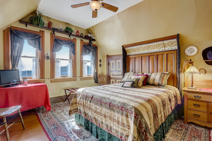 More Photos Of 3209 W Wells St, Milwaukee Hospitality For Sale