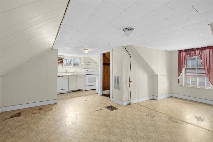 More Photos Of 73 Southgate St, Worcester General Retail For Sale