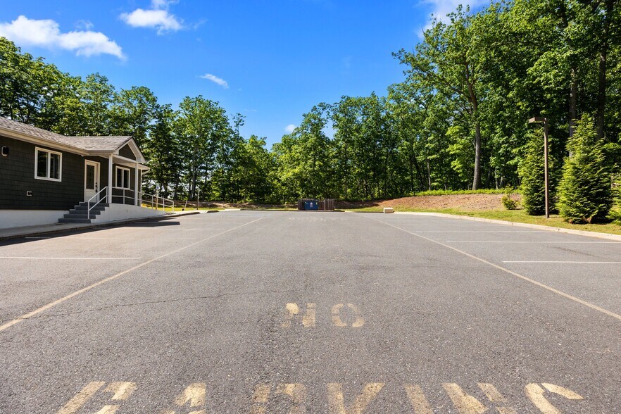 More Photos Of 352 Monmouth Rd, Millstone Township Office For Lease