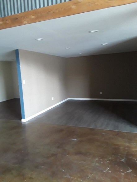 More Photos Of 11126 Timber Crest Dr, Houston Warehouse For Lease