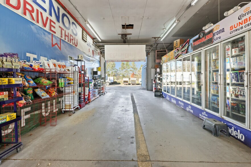 More Photos Of 2024 Locust St, Canal Fulton Freestanding For Sale