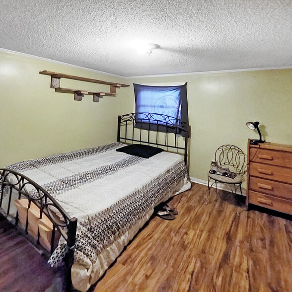 More Photos Of 1201 Crescent St, Summerton Apartments For Sale